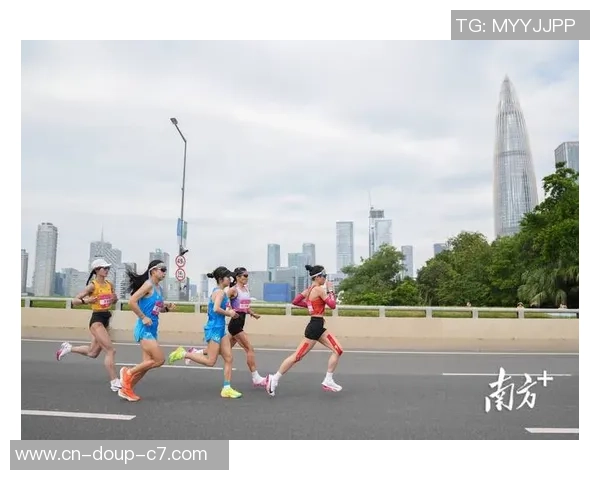 深港跨境马拉松从人工点到无感通，深圳边检民警见证湾区交融